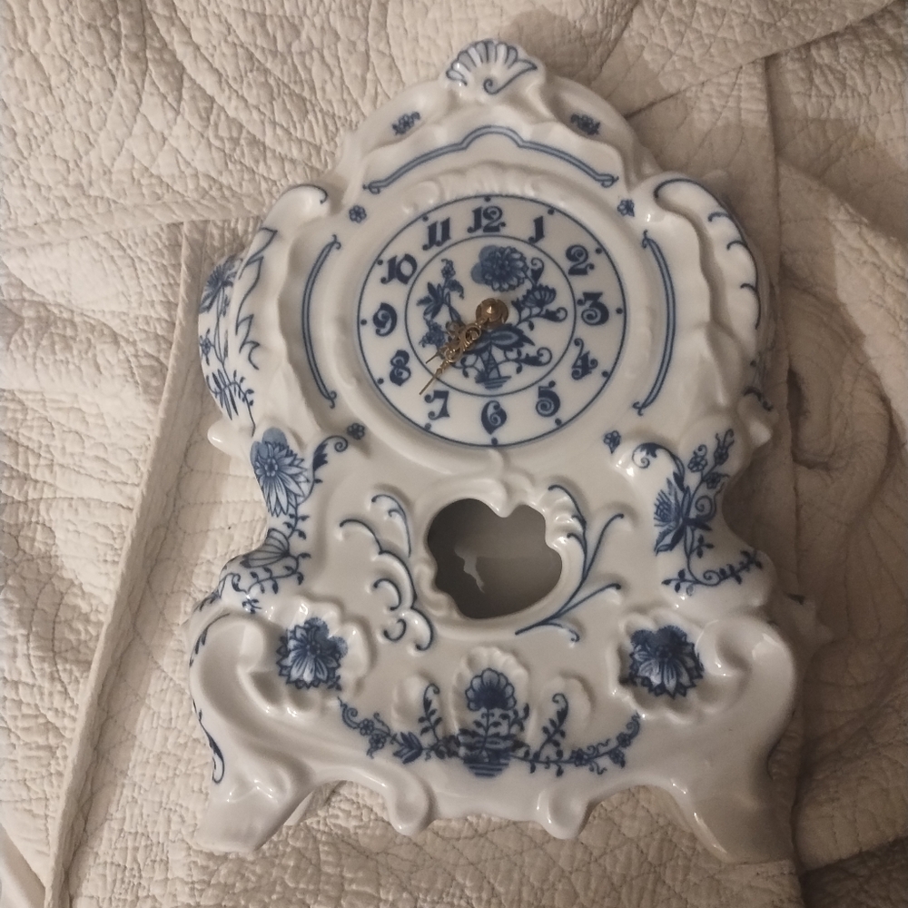 Mantel clock - Picture 2 of 4